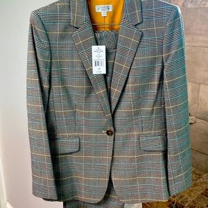 Net Tahari suit jacket & pants.